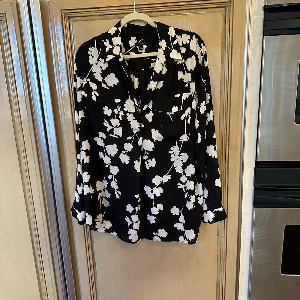 Ann Taylor Button Down Shirt in Classic White